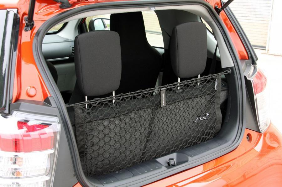 Багажник Scion iQ 2012 года  (фото 53 из 128)